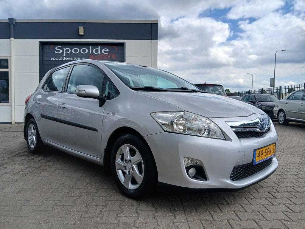 Toyota Auris 1.8 Hybrid Toyota dealer onderhouden (bj 2011), Auto's, Stof, Gebruikt, Zwart, 4 cilinders
