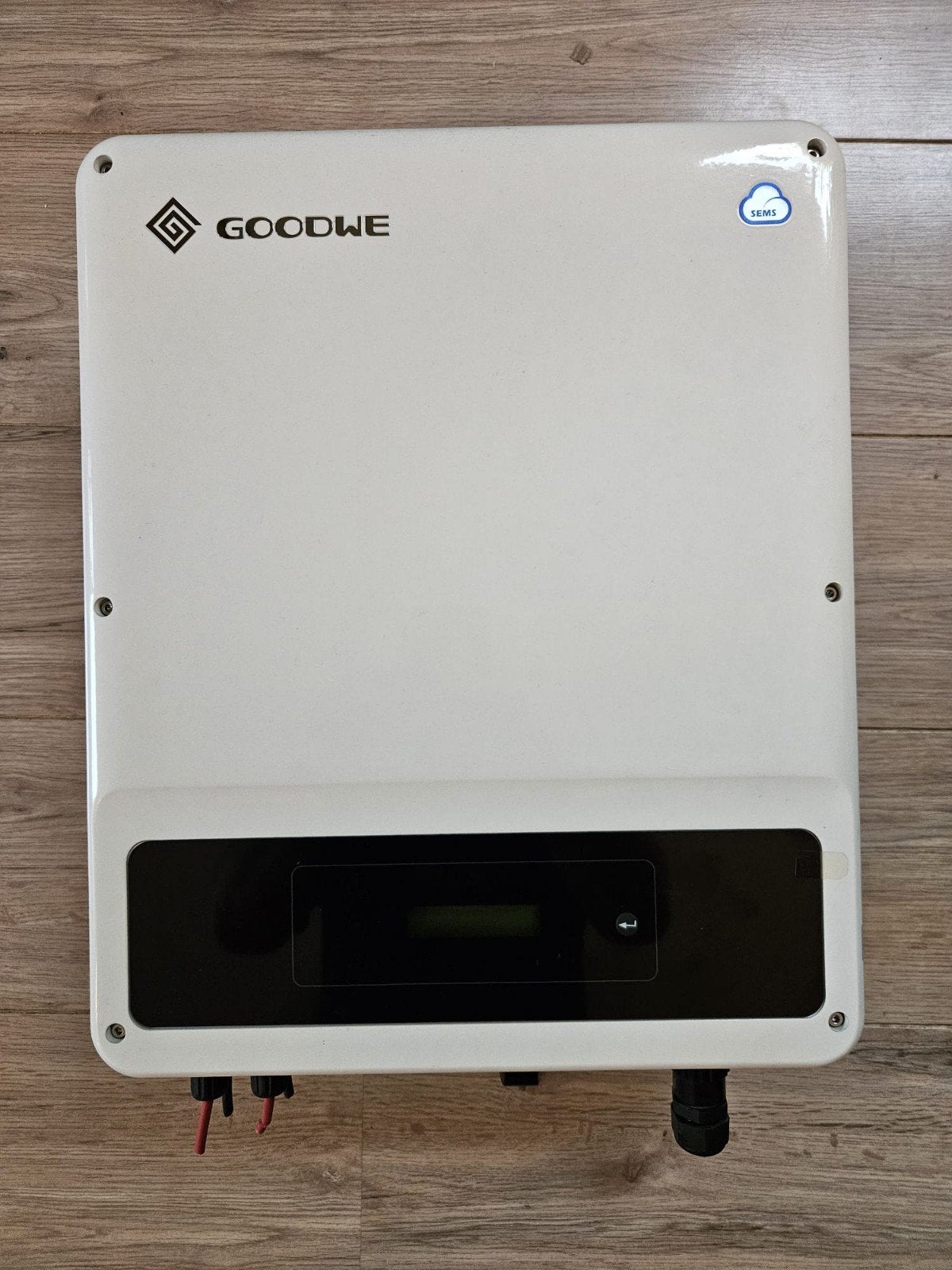 omvormer zonnepanelen 1 fase goodwe, Ophalen, Zo goed als nieuw