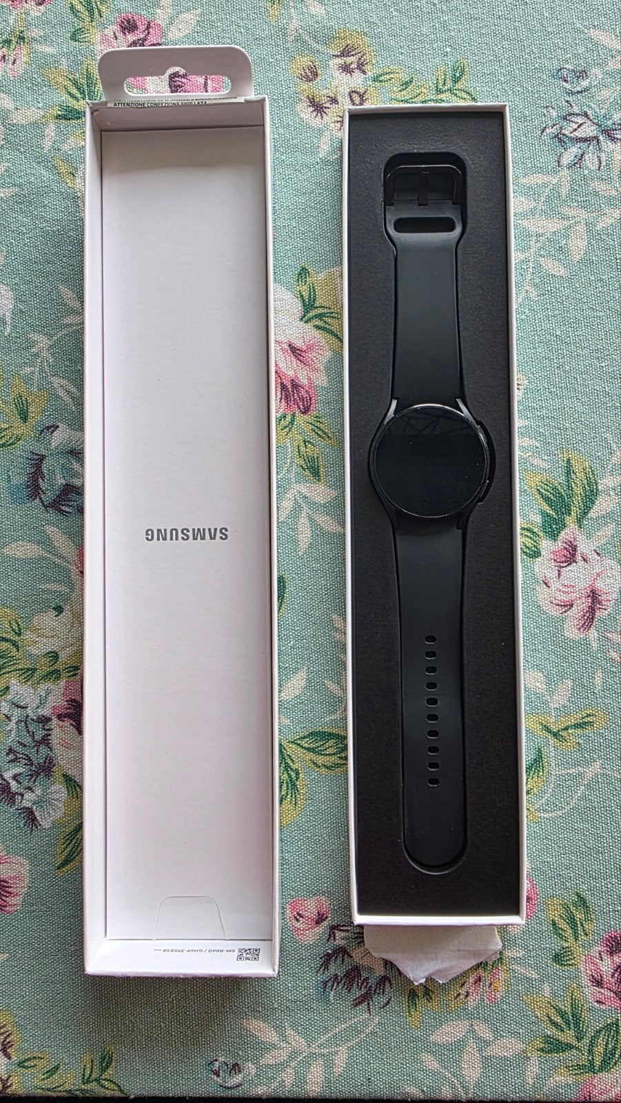 Samsung Galaxy Watch4 Zwart in excellent condition!, Ophalen, Zwart, Nieuw, Samsung