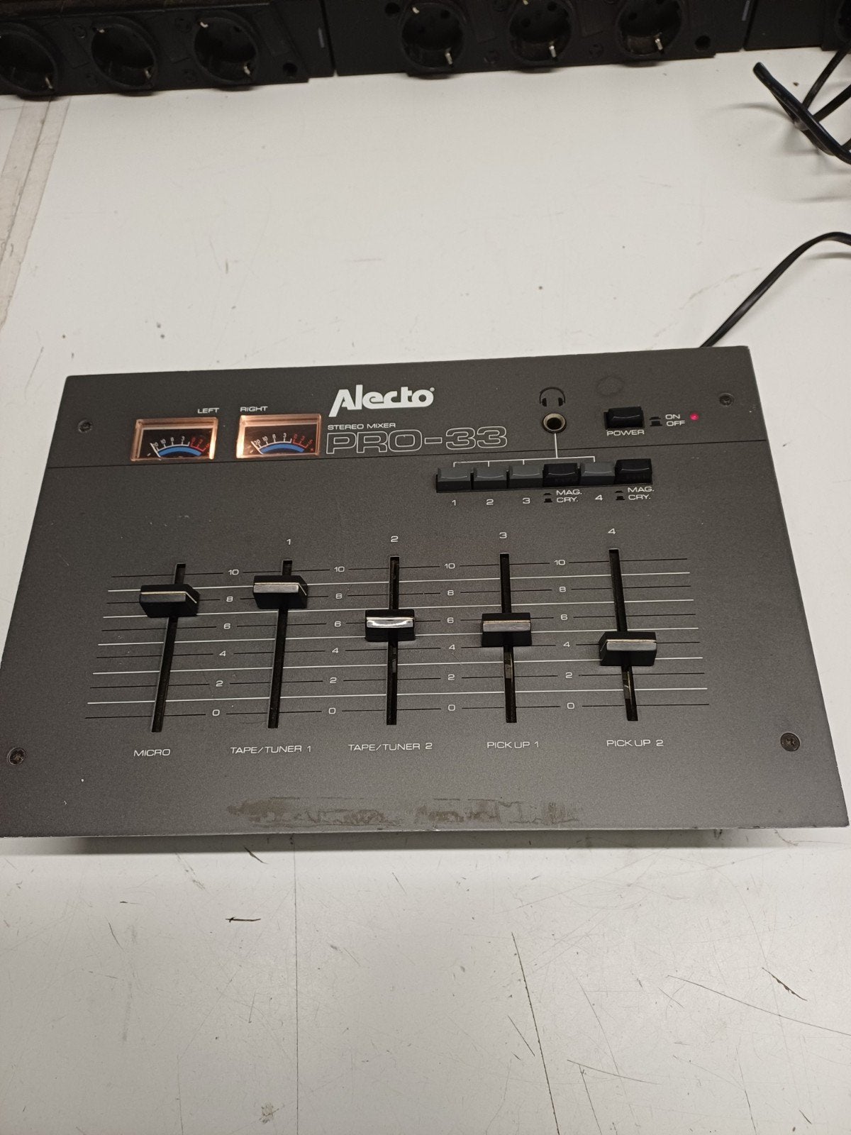 Alecto PRO-33 Stereo Mixer - Goede Staat, Ophalen of Verzenden, Gebruikt, Overige merken