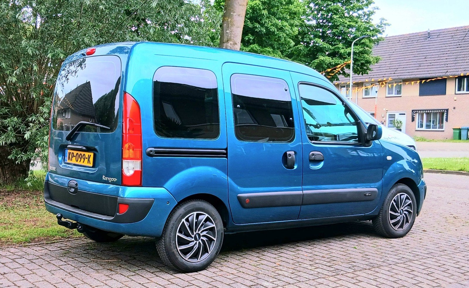 RENAULT KANGOO 1.6 16V 5 PEROONS APK 2027 AIRCO - TOP STAAT, Euro 5, 4 cilinders, Blauw, 49 €/maand