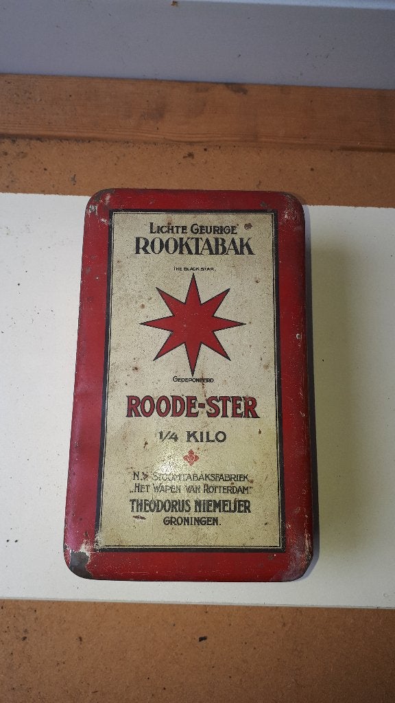 oud blikje met rode ster, Ophalen of Verzenden, Gebruikt, Overige