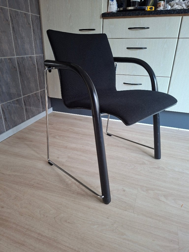 Designstoel Thonet S320., Ophalen, Minder dan 75 cm, Zo goed als nieuw, Stof