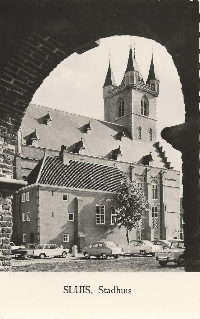 AK Sluis Stadhuis auto's Renault Ford BMW Simca DKW VW, Ophalen of Verzenden, 1960 tot 1980, Gelopen, Zeeland
