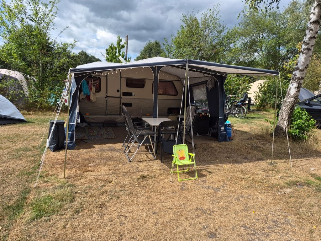 KIP KG45T caravan | groot vast bed | voortent + luifel, Caravans en Kamperen, Caravans, Vast bed, Kip, Luifel, Particulier