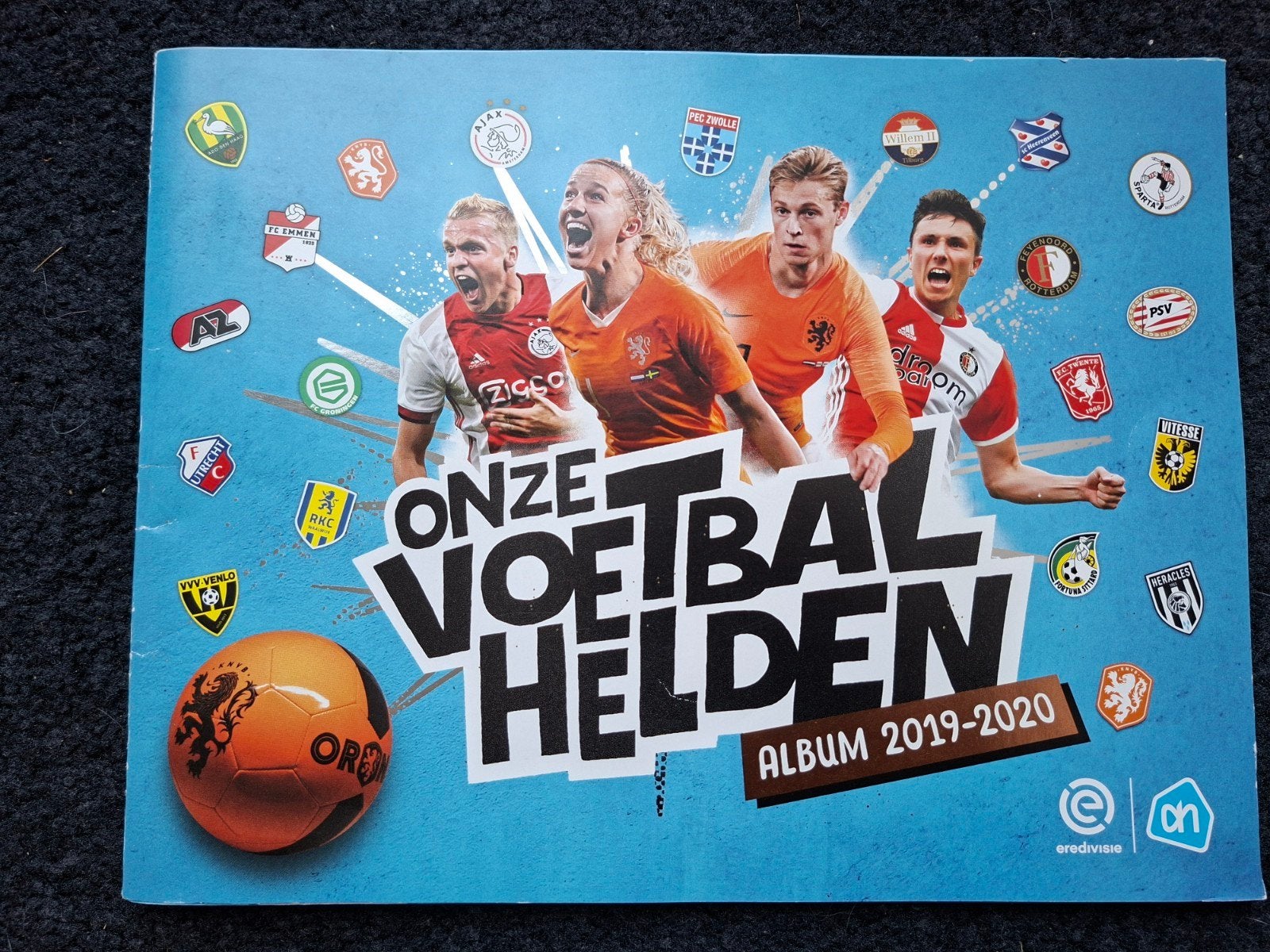 Voetbal Helden Album 2019-2020 - Compleet met stickers, Verzamelen, Ophalen of Verzenden, Zo goed als nieuw, Overige binnenlandse clubs