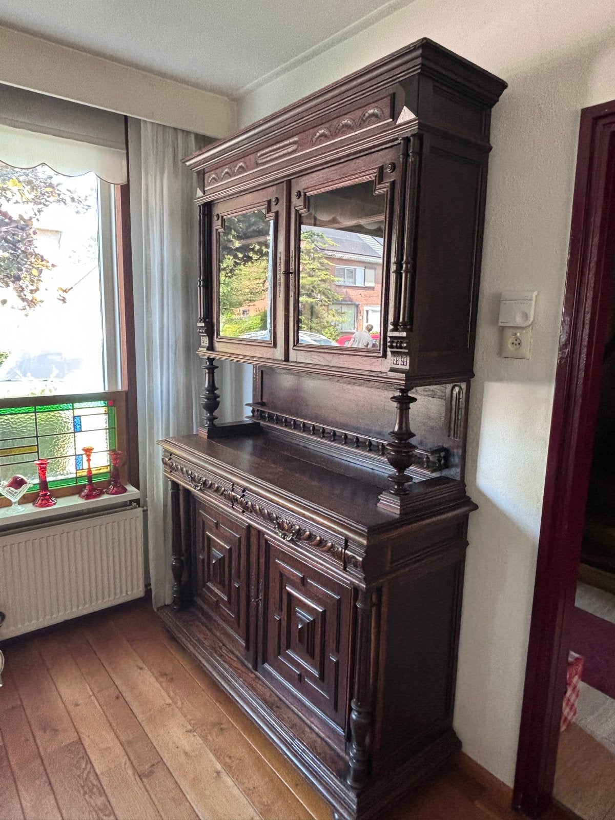 Antieke houten buffetkast met vitrine - 219cm hoog, Ophalen