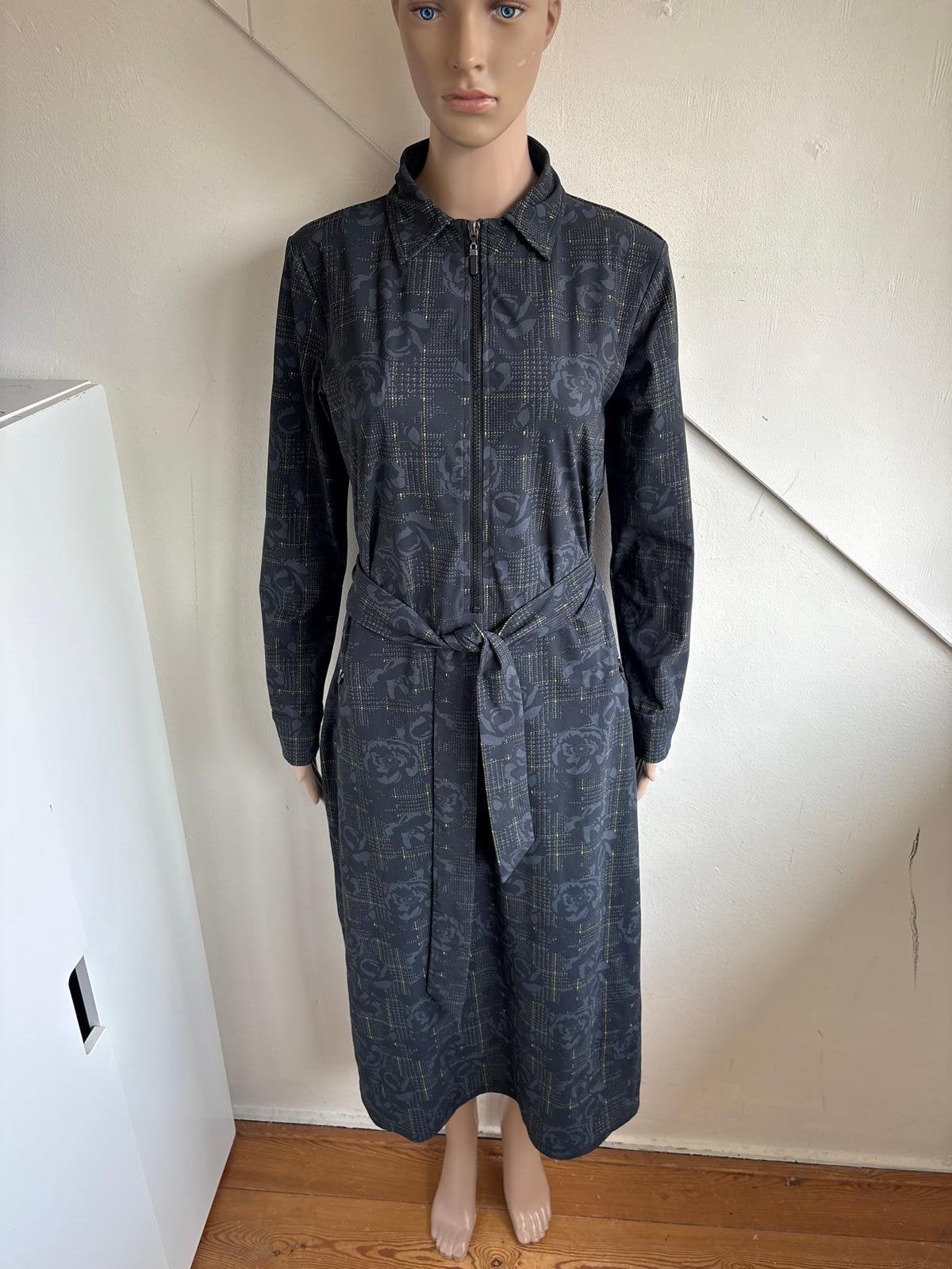 Studio Anneloes travelstof lange jurk met riem maat L rits, Maat 42/44 (L), Ophalen of Verzenden, Zo goed als nieuw, Grijs