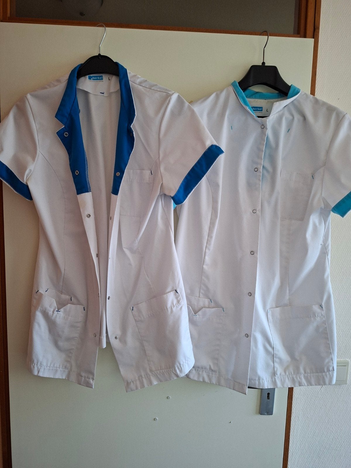 2 zorg uniformjasjes, Kleding | Dames, Berkel, Ophalen of Verzenden, Zo goed als nieuw