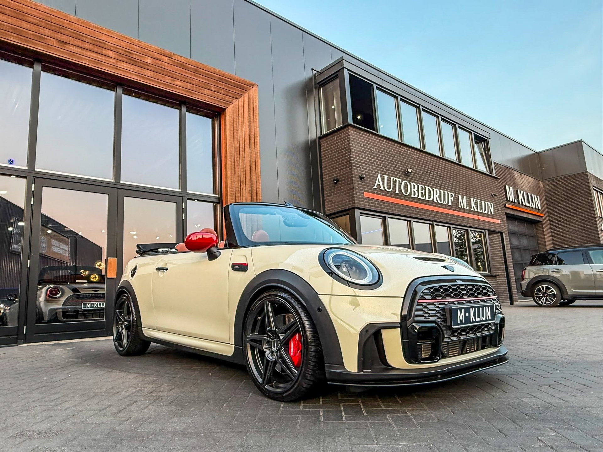 MINI Cabrio 2.0 John Cooper Works JCW Pack F1 aut 231pk/Ches, Auto's, Mini, Gebruikt, Huisgarantie, 4 stoelen, Wit