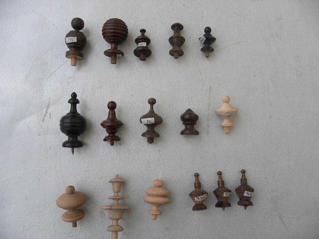 Houten ornamenten, tollen in doos Remonte 2, Antiek en Kunst, Antiek | Klokken, Ophalen of Verzenden