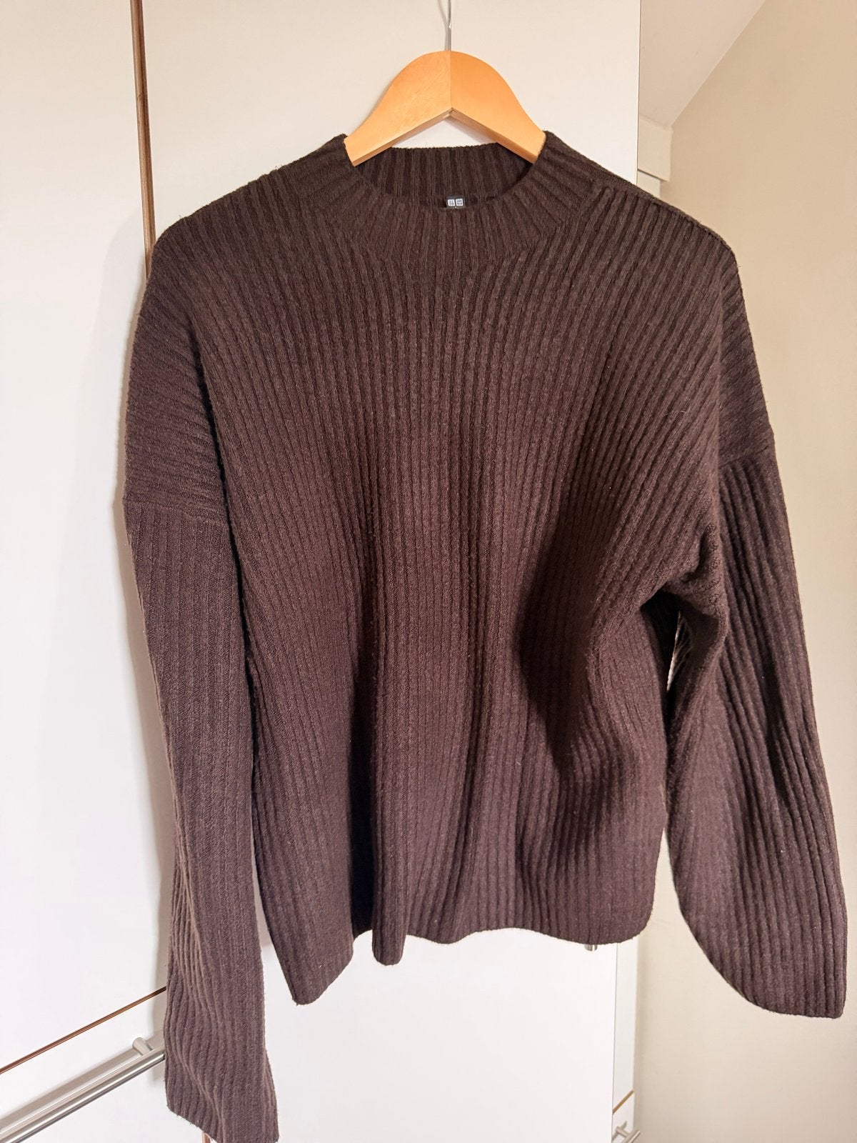 Uniqlo Bruine Trui met Opstaande Kraag, Ophalen of Verzenden, Gedragen, Maat 42/44 (L), Bruin