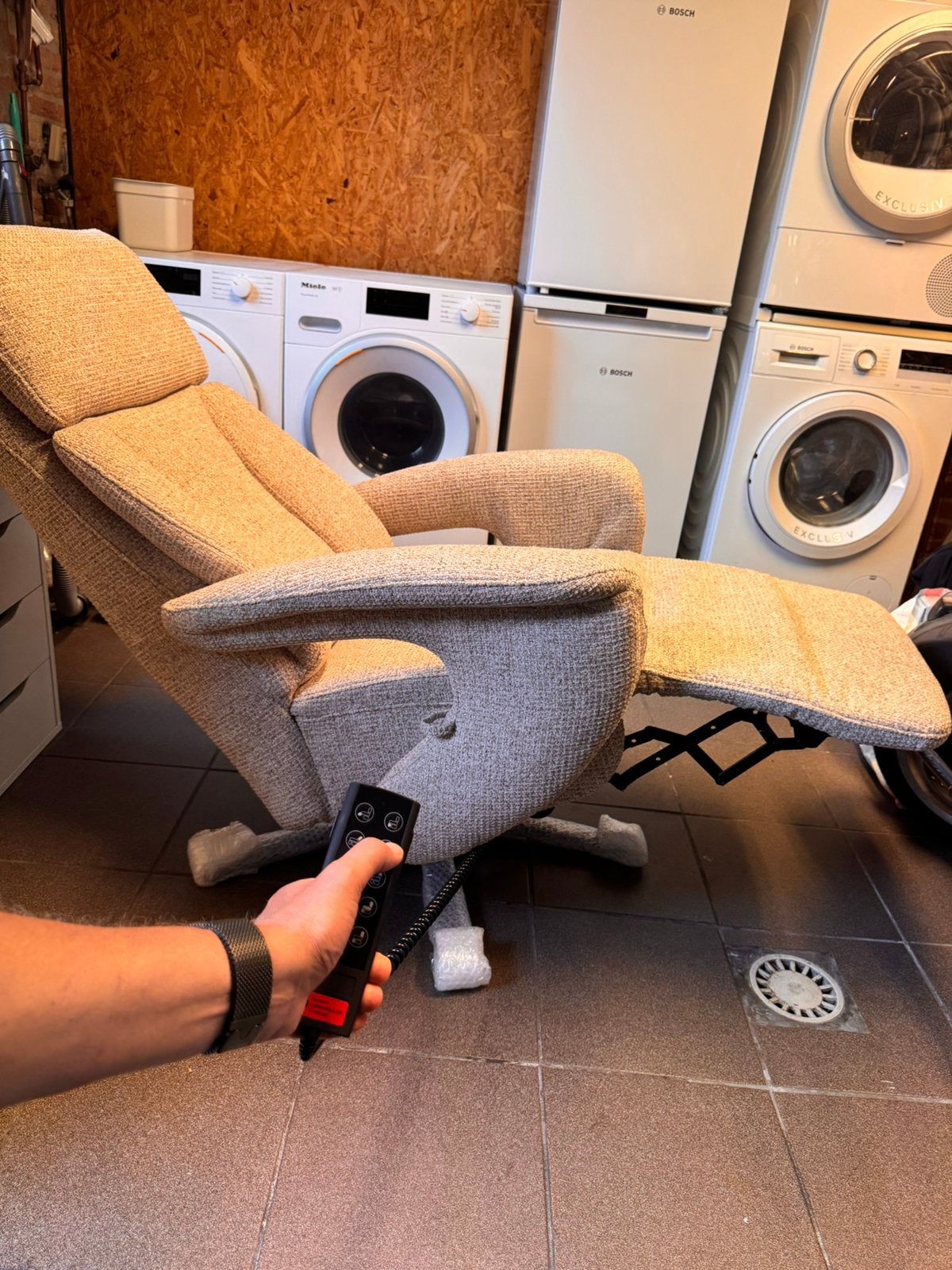 Nieuwe HUKLA Ergo Comfort relaxfauteuil/sta-op stoel + accu, Huis en Inrichting, Ophalen, Nieuw, Stof