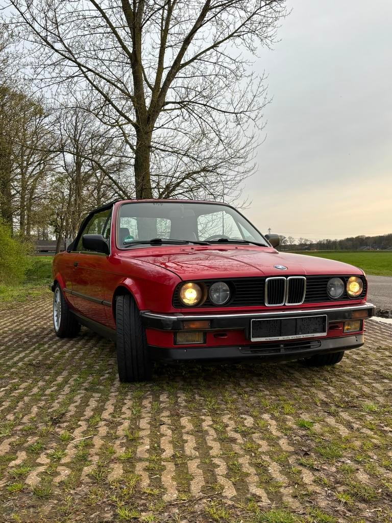 BMW e30 325i cabrio belastingvrij, roestvrij rood handbak, Auto's, BMW, Particulier, 3-Serie, ABS, Airbags, Bluetooth, Centrale vergrendeling