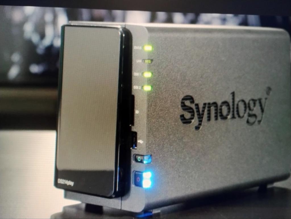 Synology DS214 Play NAS met 2x 500GB HDD's, Computers en Software, NAS, Ophalen