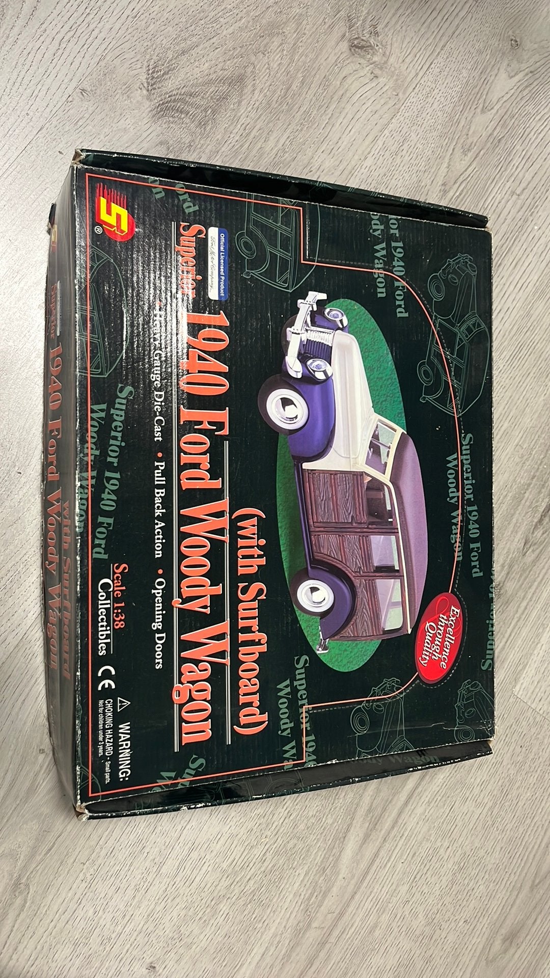 1940 Ford Woody Wagon met Surfboard - Die-cast Model, Overige merken, Auto, 1:32 tot 1:50, Nieuw