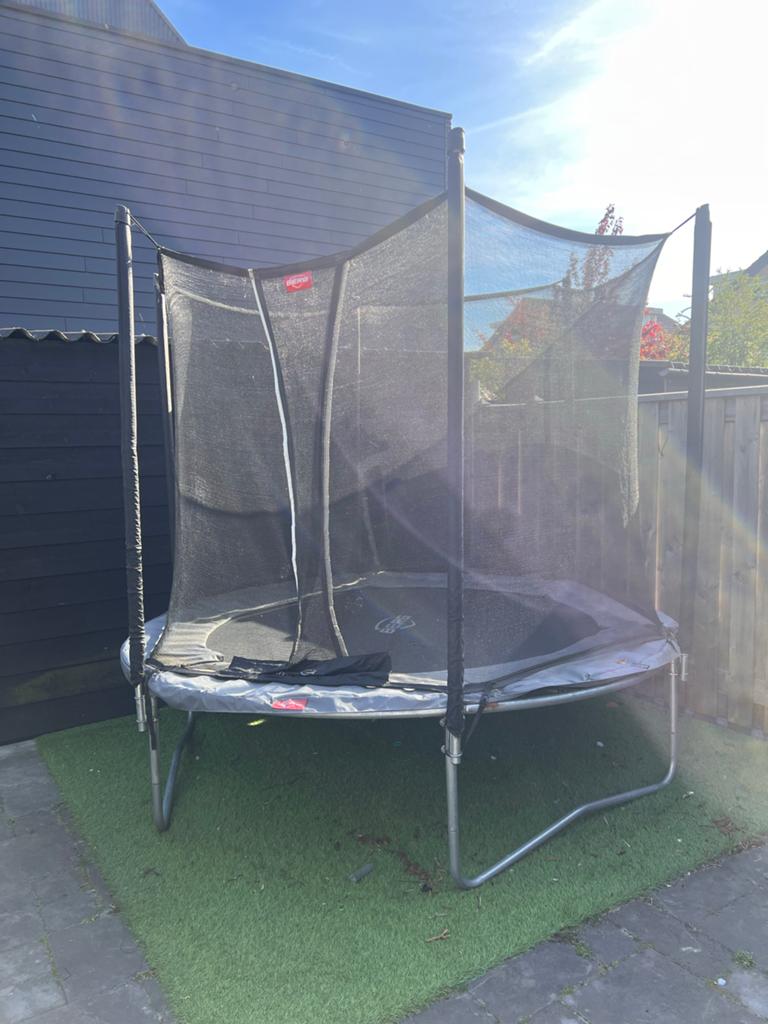 BERG Trampoline met veiligheidsnet (beschadigd springdoek), Ophalen, Gebruikt