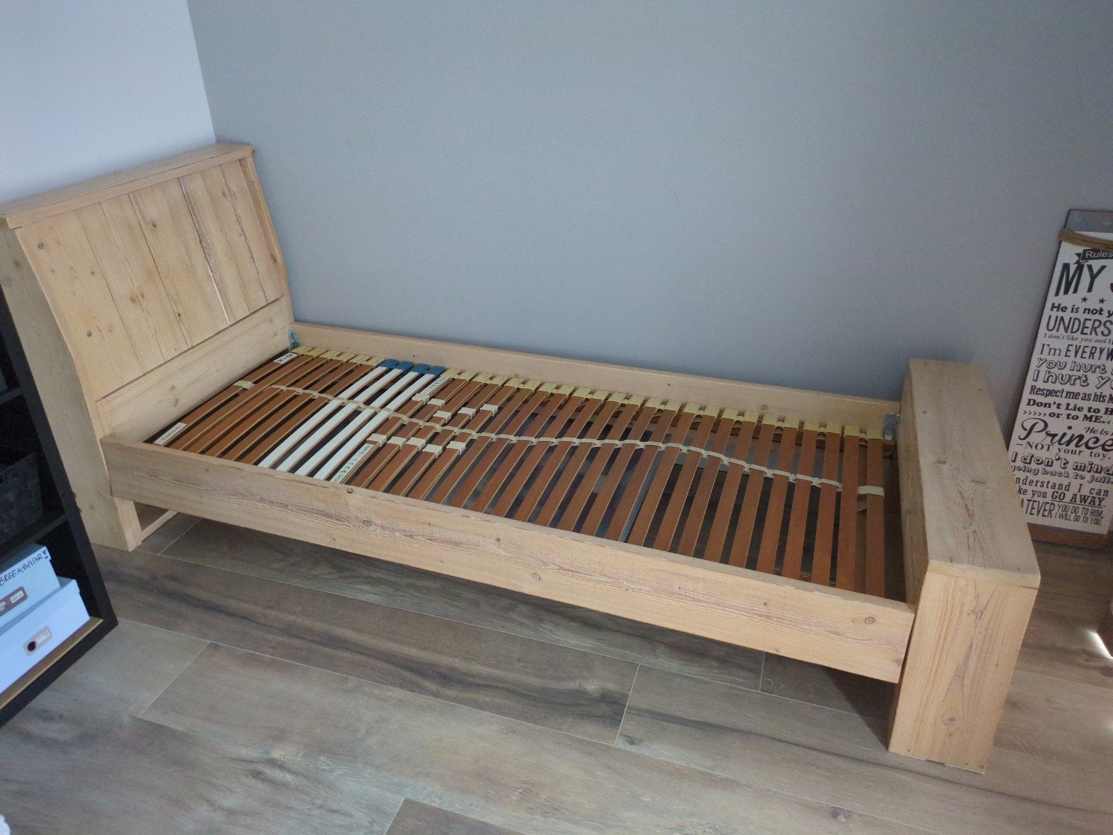 eenpersoons bed gemaakt van steigerhout, Ophalen, Verstelbaar, 90 cm, Mooi