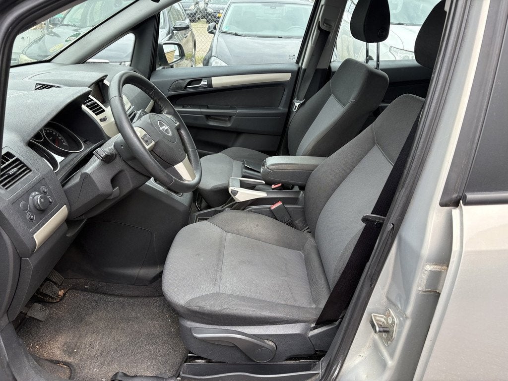 Opel Zafira 1.8 Business AIRCO, Auto's, Opel, Voorwielaandrijving, Stof, Gebruikt, Zwart