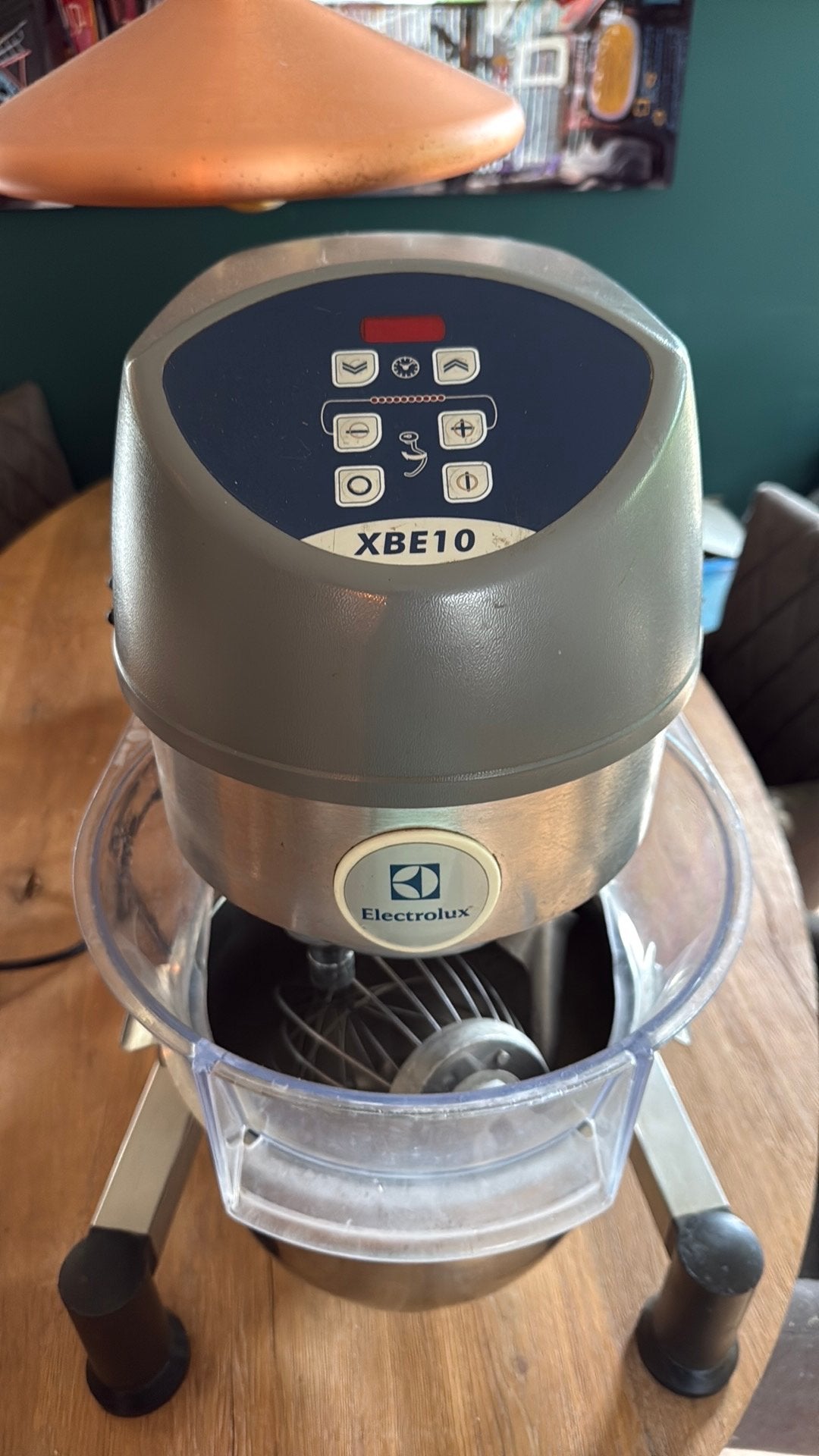 Electrolux xbe 10 10 liter planeetmenger, 4 liter of meer, Ophalen of Verzenden, Zo goed als nieuw, 3 snelheden of meer