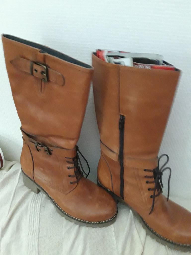 Nieuwe lange laarzen camel kleur merk  jj stiller, Kleding | Dames, Schoenen, Ophalen of Verzenden, Nieuw, Bruin, Hoge laarzen