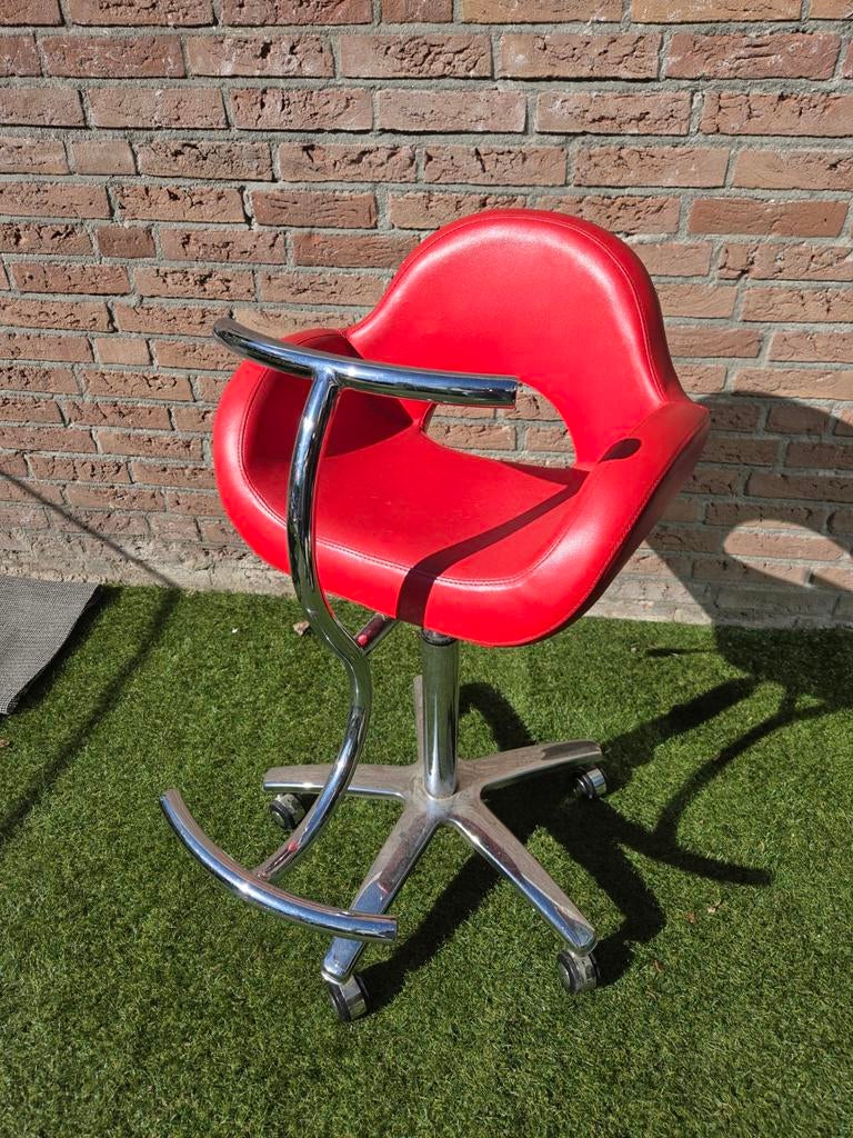 Kinder kappers stoel, 1 kruk, Ophalen, Gebruikt, 60 tot 90 cm
