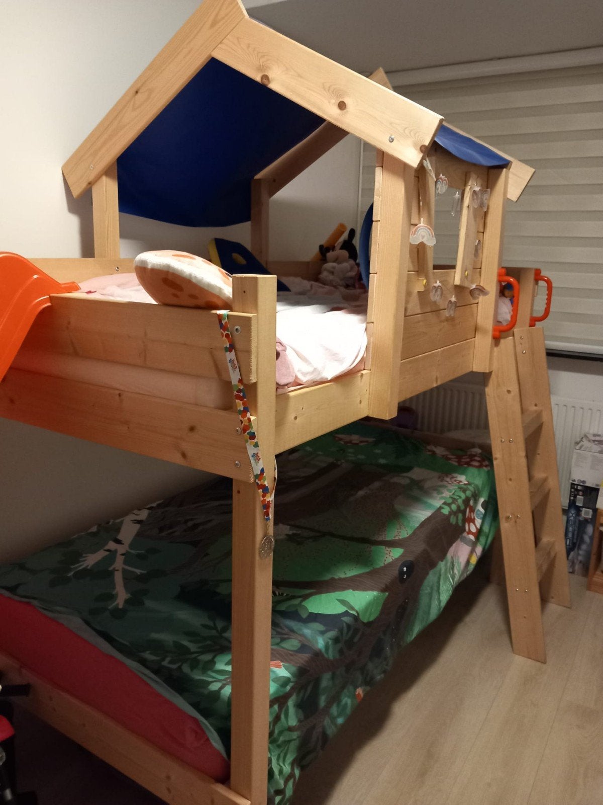 Stapelbed met glijbaan en dak, 90x200 cm, Ophalen, Gebruikt, 90 cm, Tweepersoons