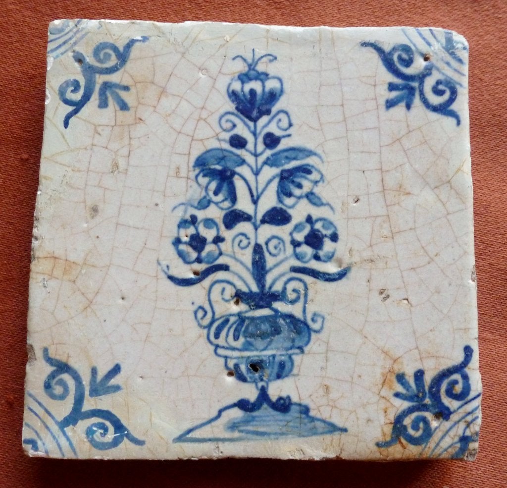 Zeer mooie vroeg 17e eeuwse BLOEMVAAS tegel; KOOPJE!, Antiek en Kunst, Ophalen of Verzenden