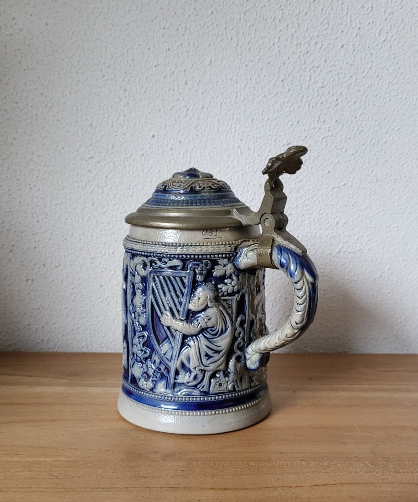 Oude blauwe aardewerk bierpul met tinnen deksel, Ophalen of Verzenden