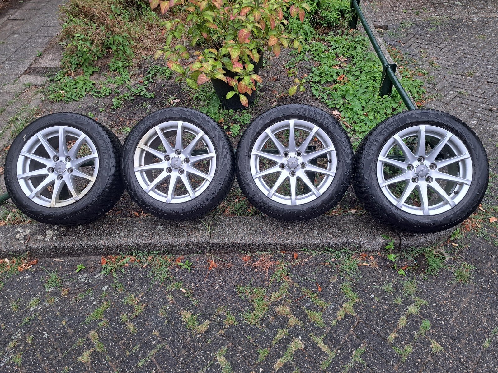 originele audi velgen met 16inch vredestein winterbanden, Ophalen, Gebruikt, Audi