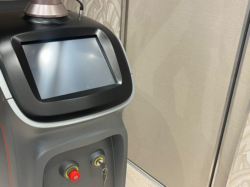 PicoIris Laser Systeem voor Huidbehandelingen, Ophalen