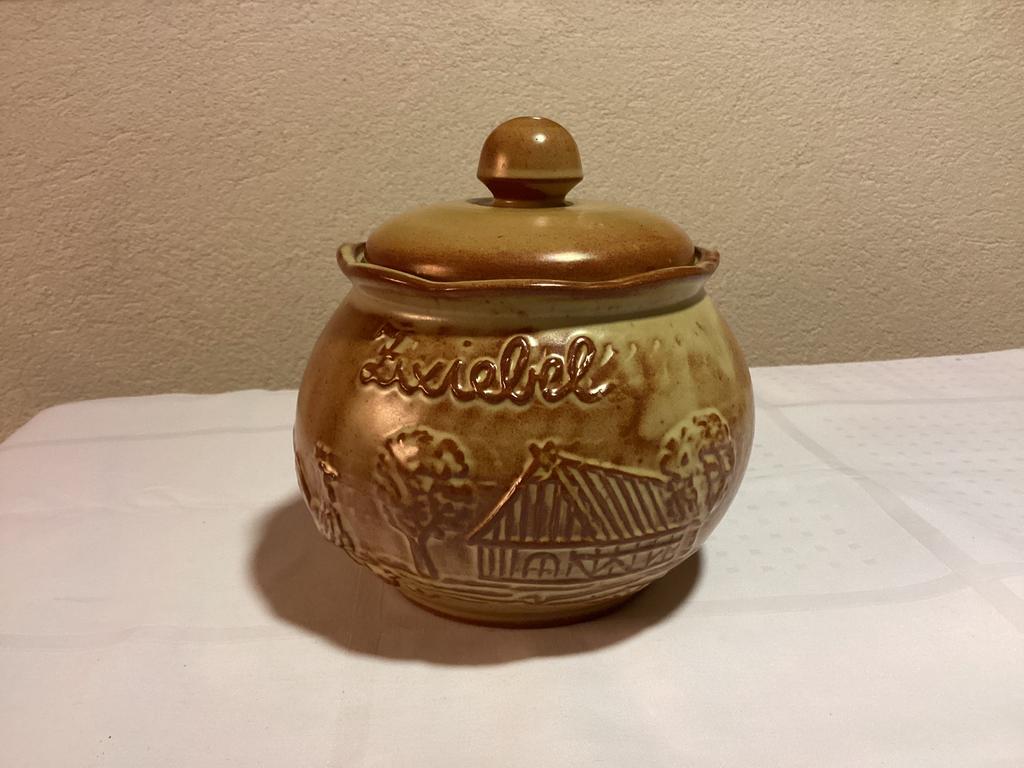 Uien/Knoflook Pot. Steengoed/Gress. Germany., Ophalen of Verzenden