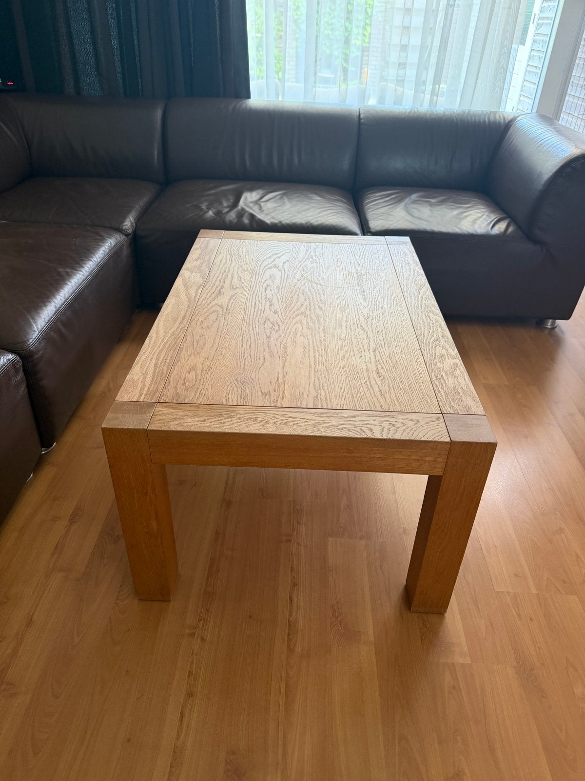 Eikenhouten salontafel met lichte gebruikssporen, Gebruikt, 100 tot 150 cm, Eikenhout, 50 tot 100 cm