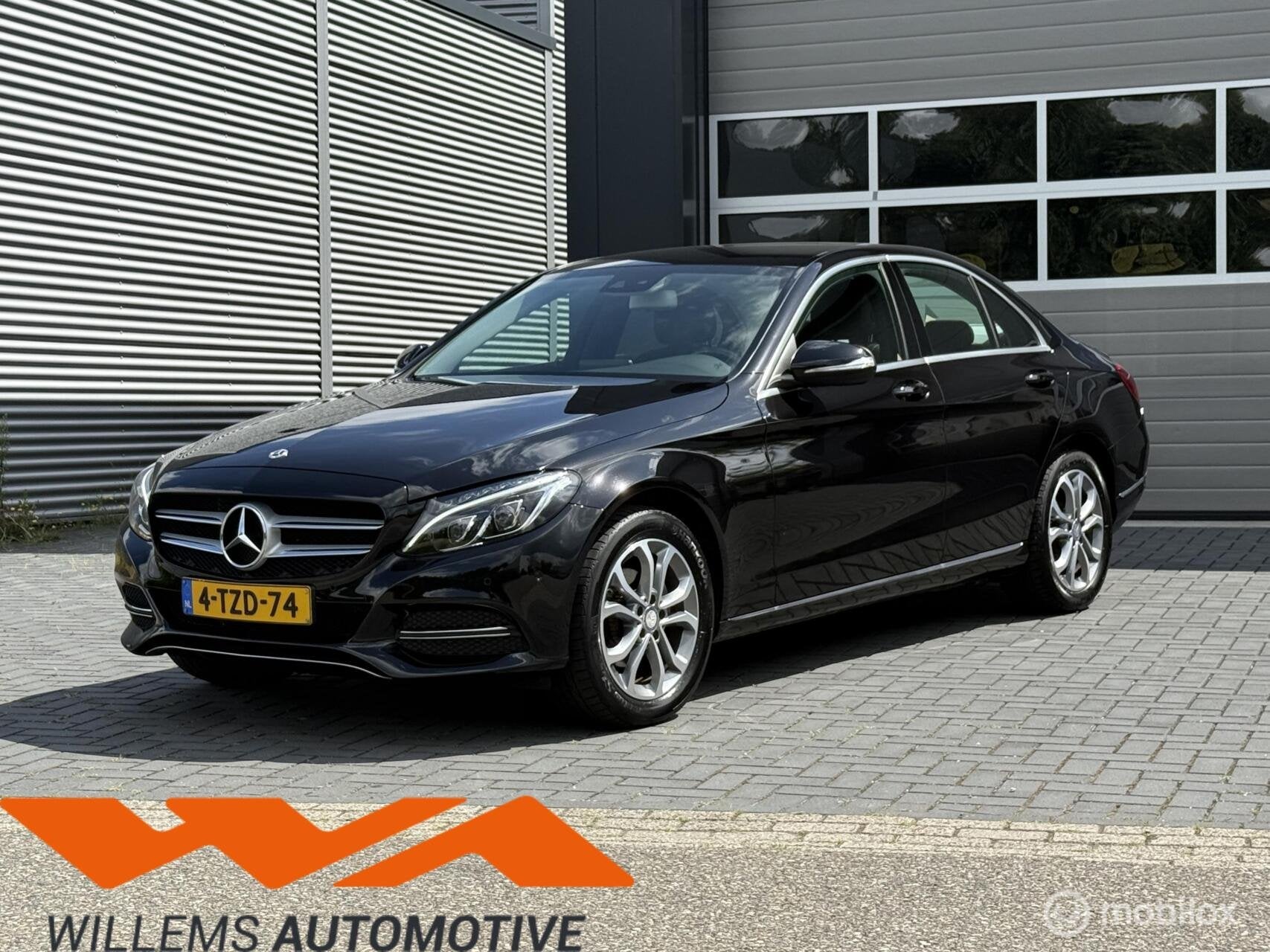 Mercedes C-klasse 180 Ambition Automaat / Led, Auto's, 1800 kg, Euro 6, Leder en Stof, Zwart