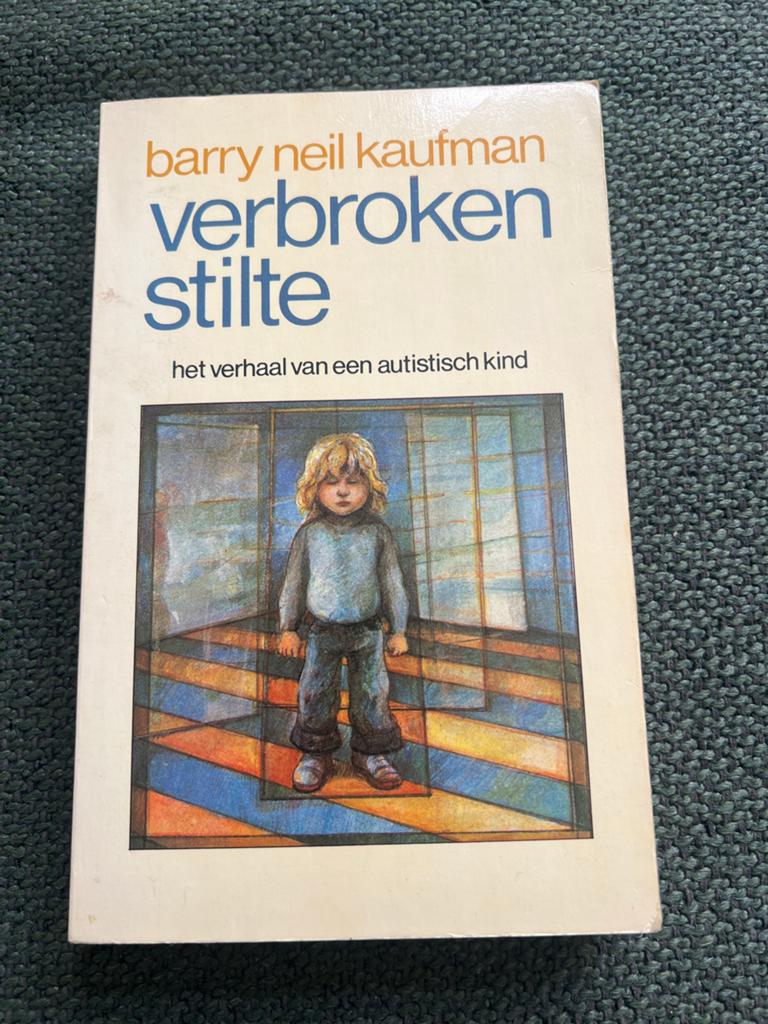 Verbroken Stilte - Het verhaal van een autistisch kind, Ophalen of Verzenden, Gelezen, Overige