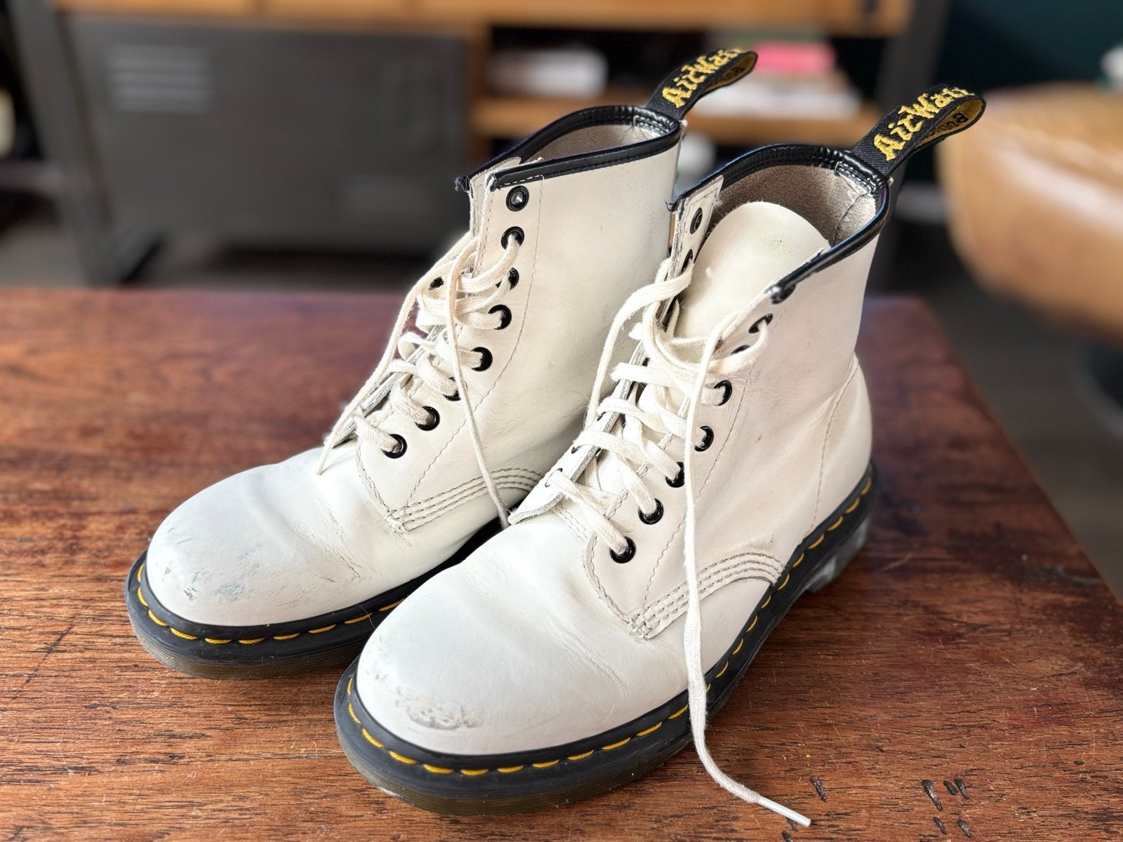 Dr. Martens 1460 Maat 39, Kleding | Dames, Schoenen, Wit, Lage of Enkellaarzen, Ophalen of Verzenden, Zo goed als nieuw