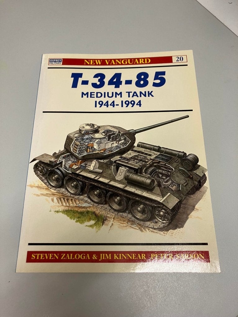 T-34 85 Medium tank 1944 45 Osprey, Ophalen of Verzenden, Tweede Wereldoorlog, Zo goed als nieuw