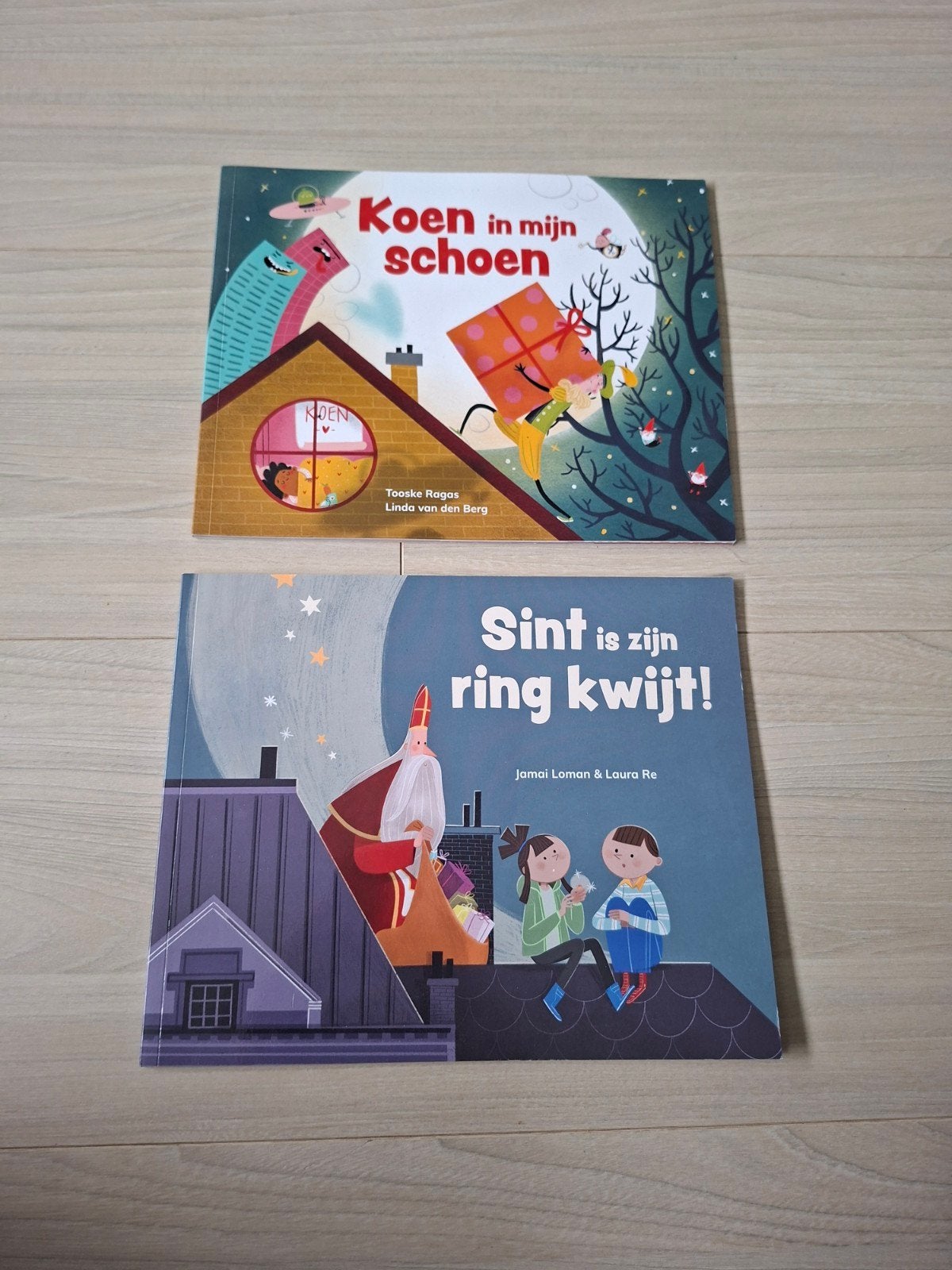Twee prentenboeken Sinterklaas, Ophalen