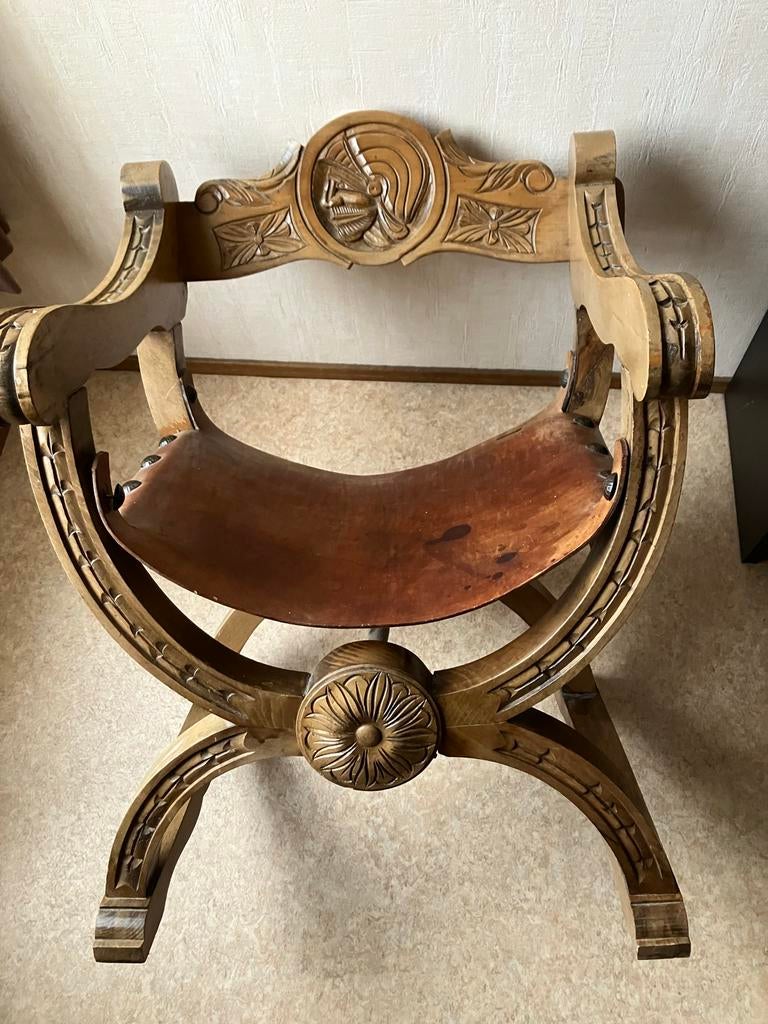 Antieke Ridderstoel met Lederen Zitting en Houtsnijwerk, Antiek en Kunst, Antiek | Meubels | Stoelen en Banken, Ophalen
