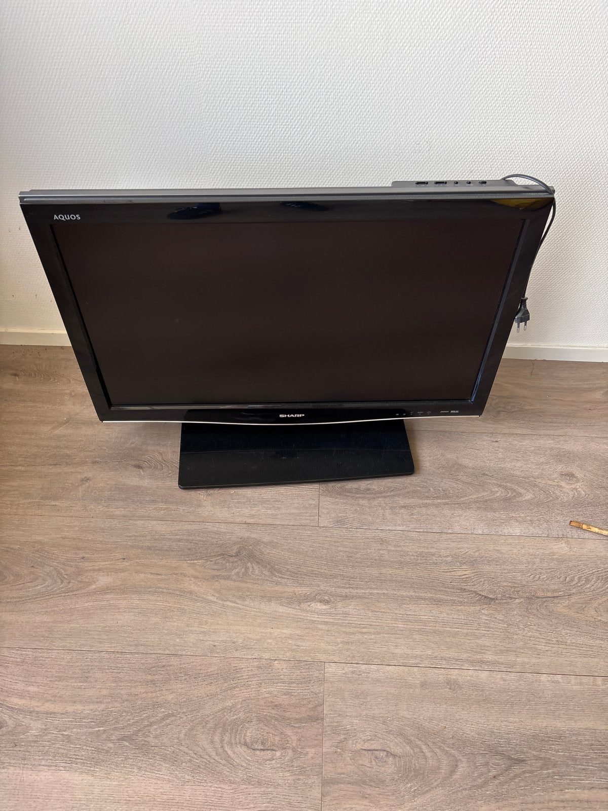 Sharp Aquos LCD TV LC-32XL8E - 70x45cm, Audio, Tv en Foto, Televisies, Ophalen, Gebruikt, 50 Hz, Sharp