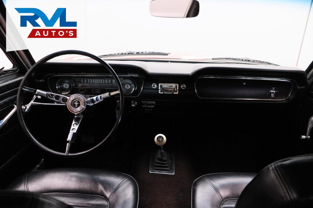 Ford USA Mustang 289 CI 1965 Fastback C-Code *Gerestaureerd*, Lederen bekleding, Achterwielaandrijving, Zwart, 4 stoelen