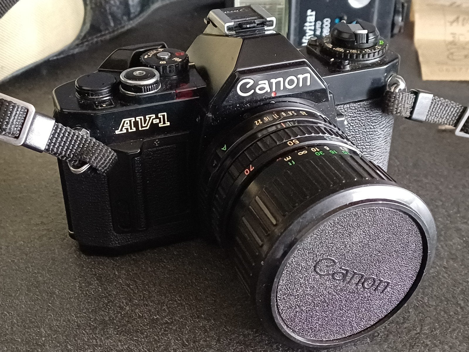 Canon AV-1 Spiegelreflexcamera Vivitar Flitser & Lens € 85, Ophalen, Gebruikt, Spiegelreflex, Canon