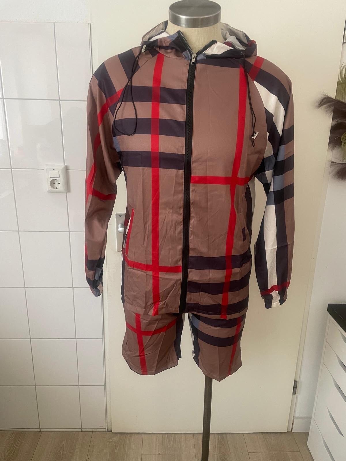 Geruit trainingspak met capuchon en korte broek L, Ophalen of Verzenden, Nieuw