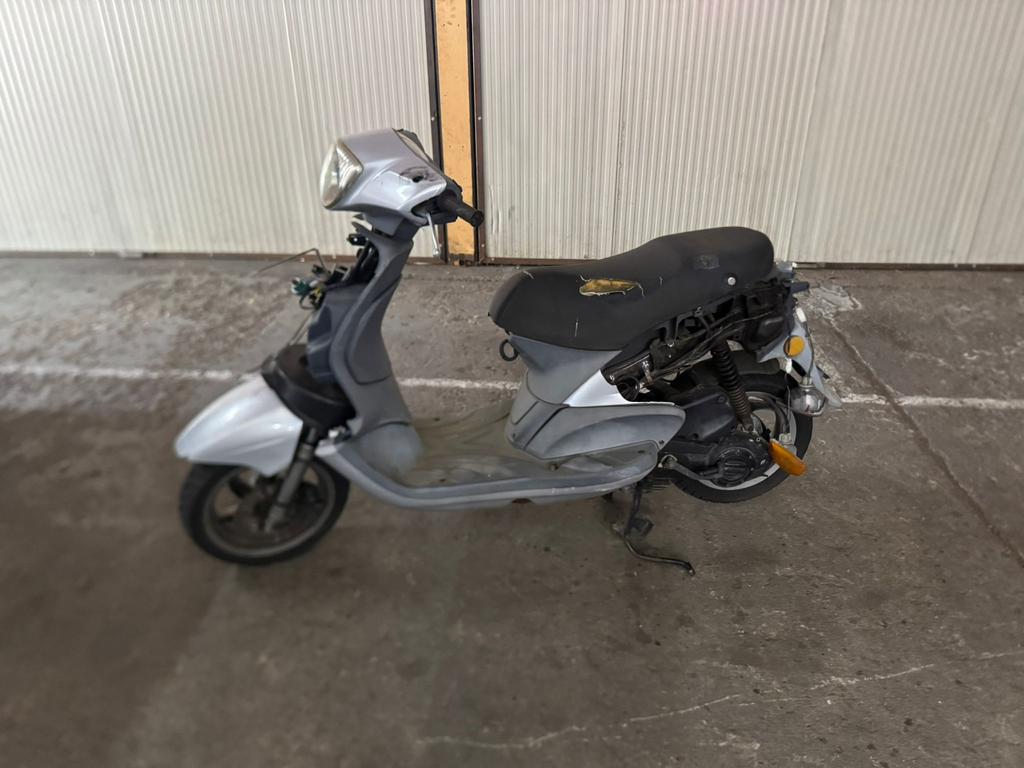 Piaggio fly onderdelen gezocht, Ophalen, Zo goed als nieuw, Benzine, Fly