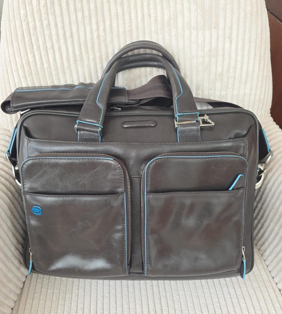 Piquadro laptop bag / tas 15” Blue square grey, Computers en Software, Laptoptassen, Gebruikt, 15 inch, Verzenden, Grijs