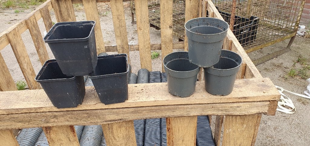 p9 potjes rond, Tuin en Terras, Bloempotten, Ophalen, Kunststof, Gebruikt, Vierkant