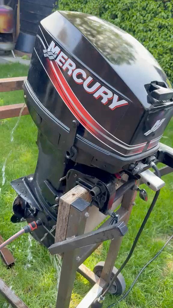 Buitenboordmotor 25 pk Mercury kortstaart, Watersport en Boten, Ophalen, Zo goed als nieuw, Benzine, 10 tot 30 pk