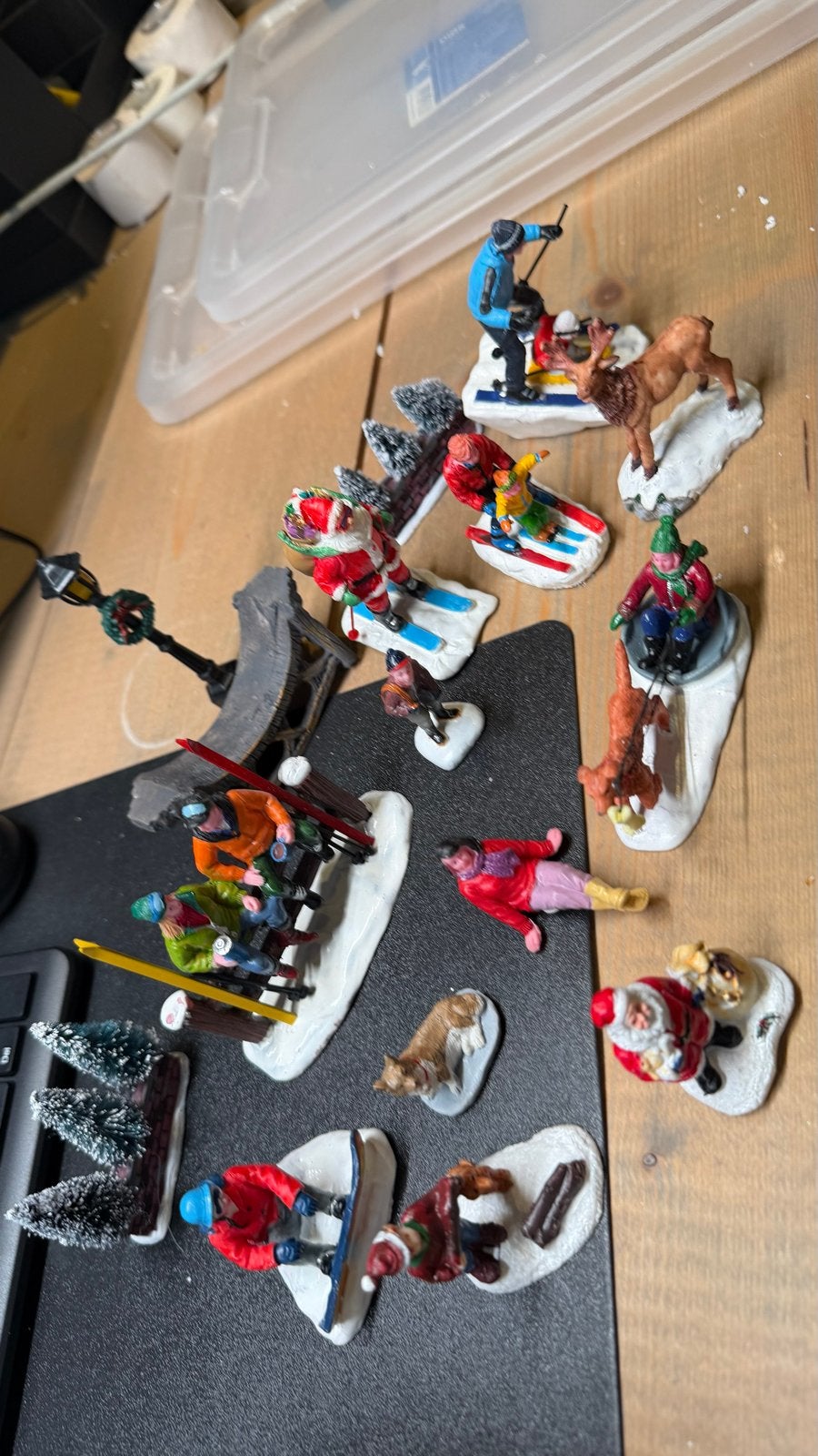 Grote set originele Lemax kerstfiguren & sneeuwbomen, Ophalen of Verzenden, Zo goed als nieuw