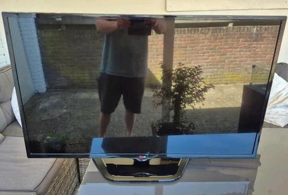 LG tv42 inch is  nette staat met originele afstandsbediening, Ophalen, Gebruikt, 50 Hz, LCD