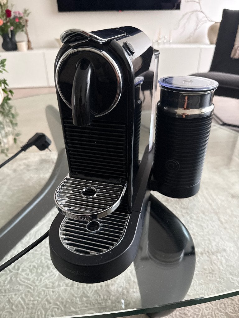 Nespresso citiz & milk black, Ophalen, Gebruikt, Espresso apparaat, 4 tot 10 kopjes